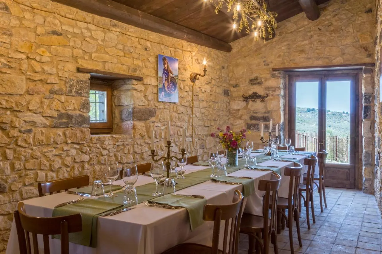 Masseria Fortificata Lo Zafferaneto Buccheri Hotel