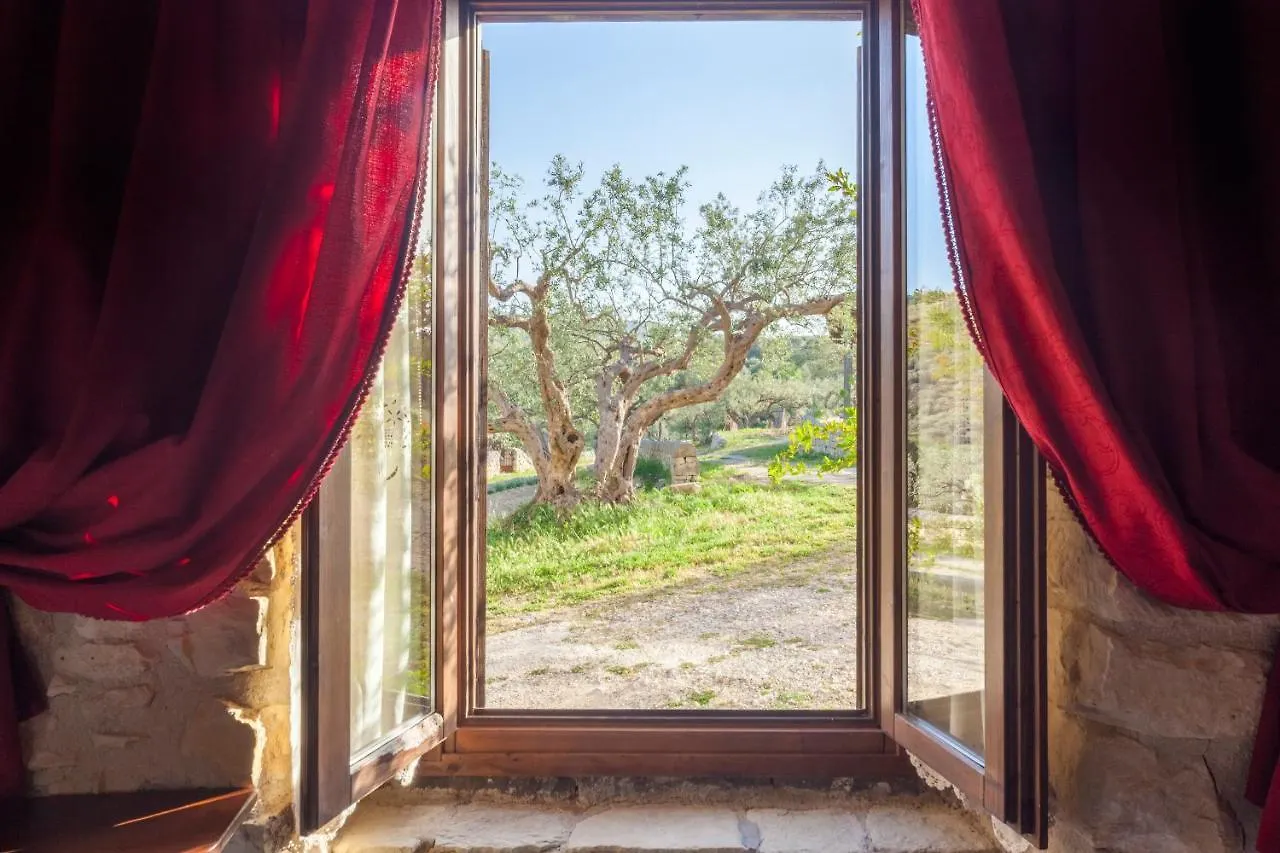 Masseria Fortificata Lo Zafferaneto Buccheri