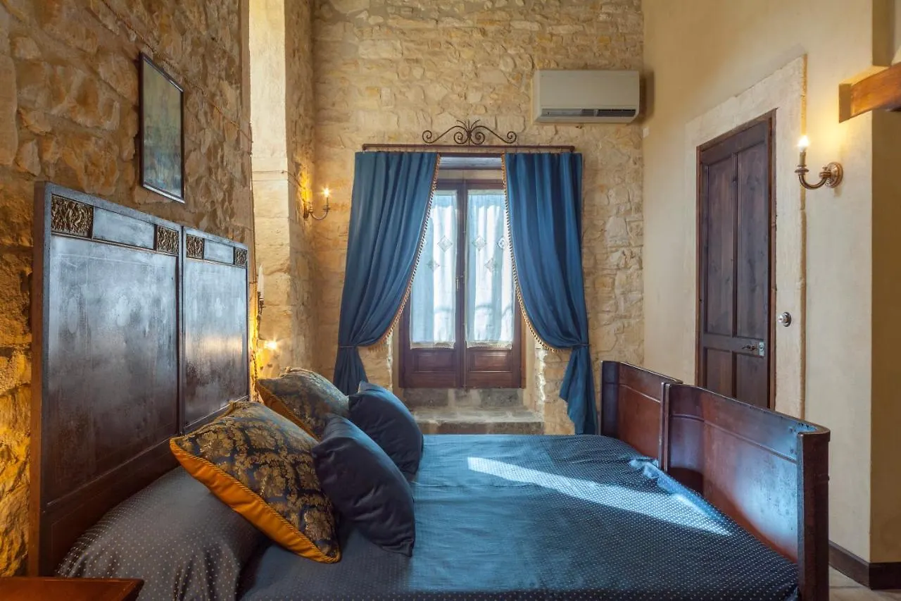 Masseria Fortificata Lo Zafferaneto Buccheri