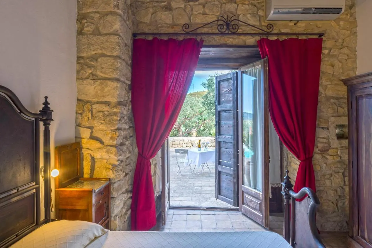Hotel Masseria Fortificata Lo Zafferaneto Buccheri